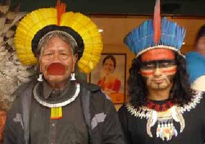 Communiqué des leaders kayapo à propos du récent voyage en France du chef Raoni