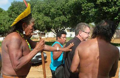Colider (Brésil) : RAONI et les kayapo envahissent la coordination de la FUNAI afin d'exiger le retour de Megaron