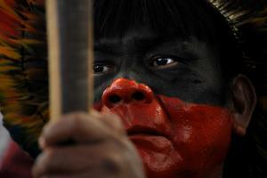 Des manifestants occupent le chantier de Belo Monte et demandent le respect de la Convention 169 de l'OIT