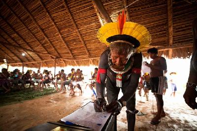 Do Xingú, da Amazônia, uma mensagem do povo Kayapó, ao governo brasileiro e os povos do mundo inteiro